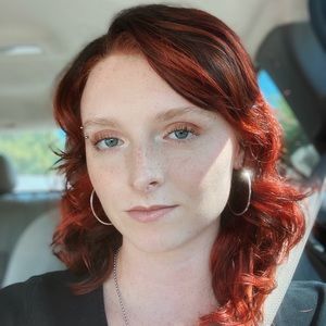 Meet your Posher, Caroline